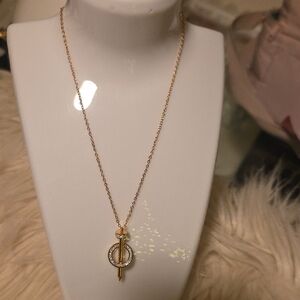 Elegant Gold Toggle Necklace